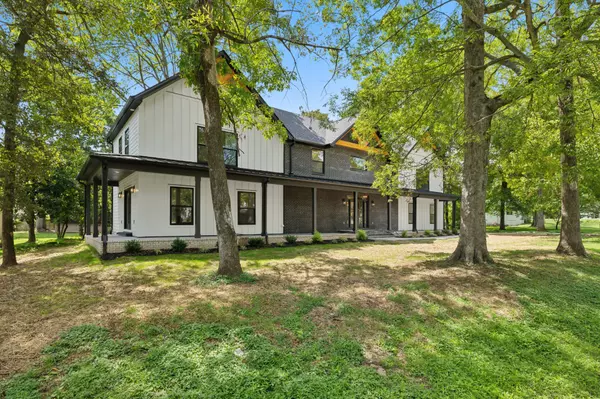 Columbia, TN 38401,102 Cayce Valley Dr