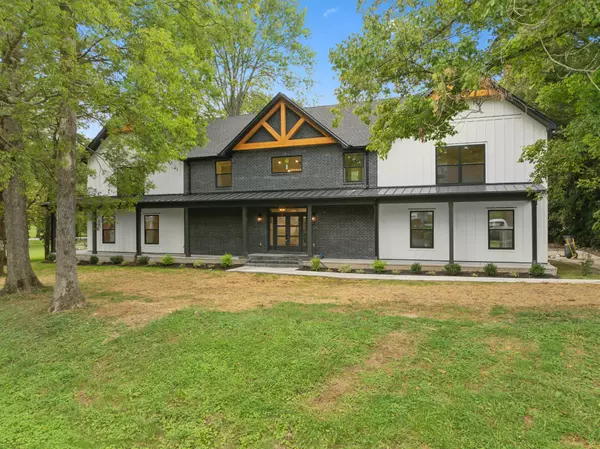 Columbia, TN 38401,102 Cayce Valley Dr
