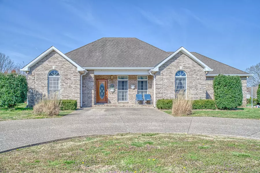448 Windrowe Dr, Cookeville, TN 38506
