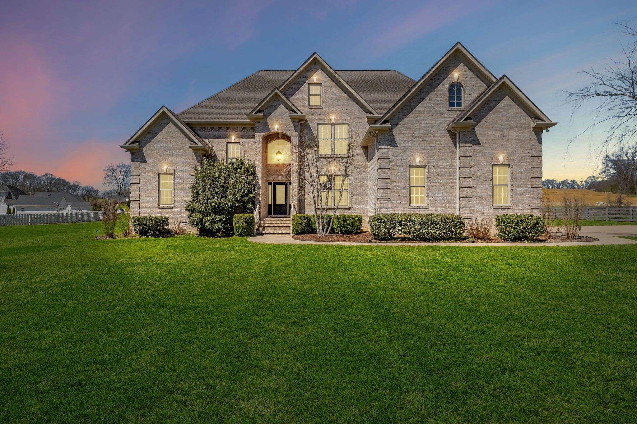 Columbia, TN 38401,423 Carters Creek Pike