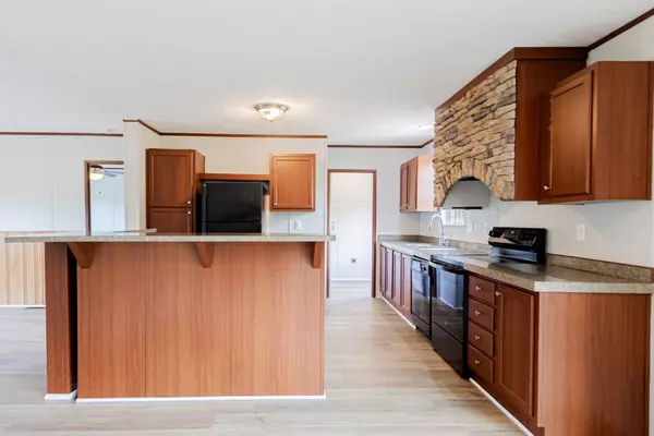 Chestnut Mound, TN 38552,264 Enigma Rd