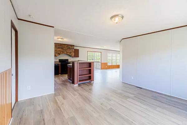 Chestnut Mound, TN 38552,264 Enigma Rd