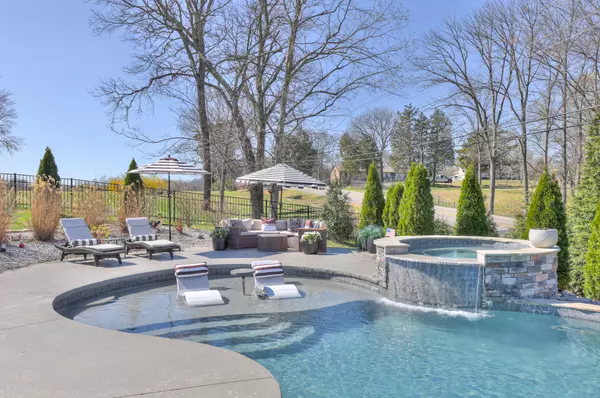 127 Waters Hill Cir, Lebanon, TN 37087