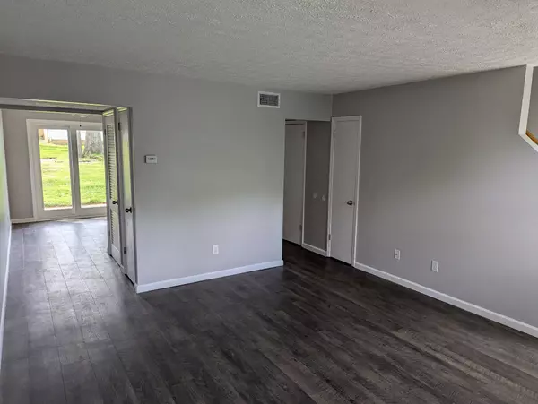 Nashville, TN 37217,217 Oak Grove Dr #217