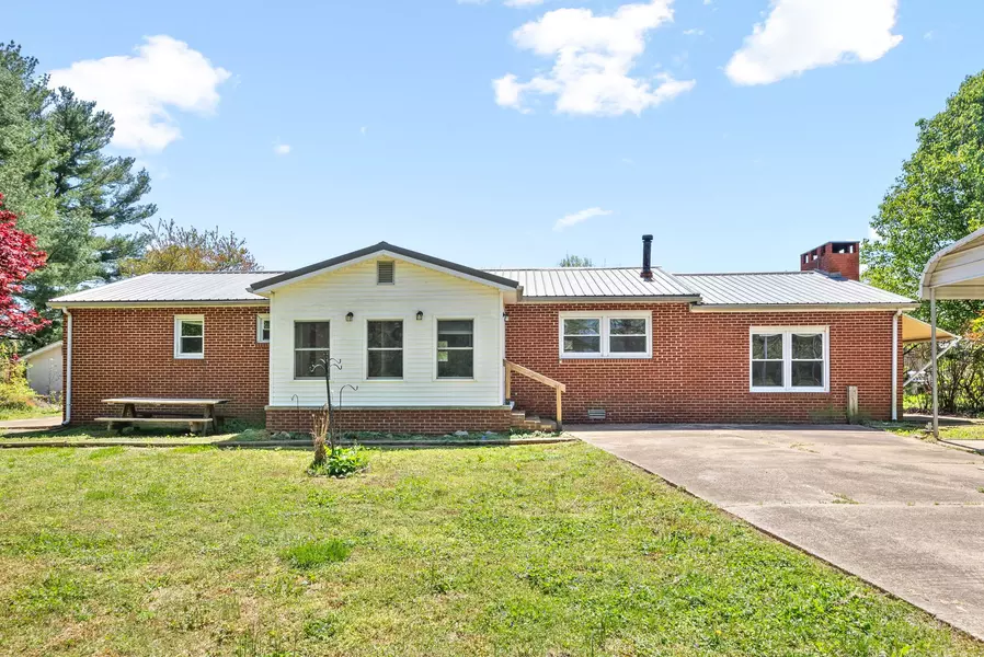 101 Tandy Ln, Oak Grove, KY 42262