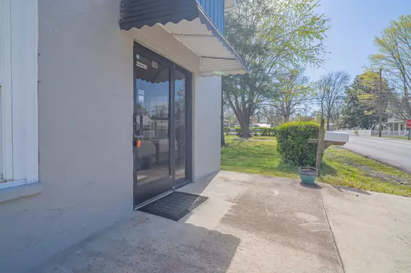 Tullahoma, TN 37388,802 N Washington St