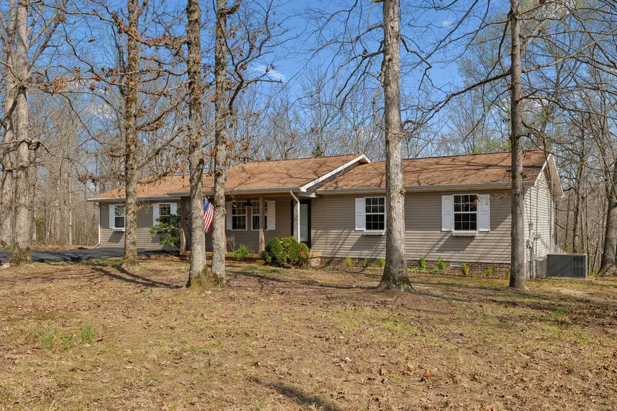 223 Troy Ln, Hohenwald, TN 38462