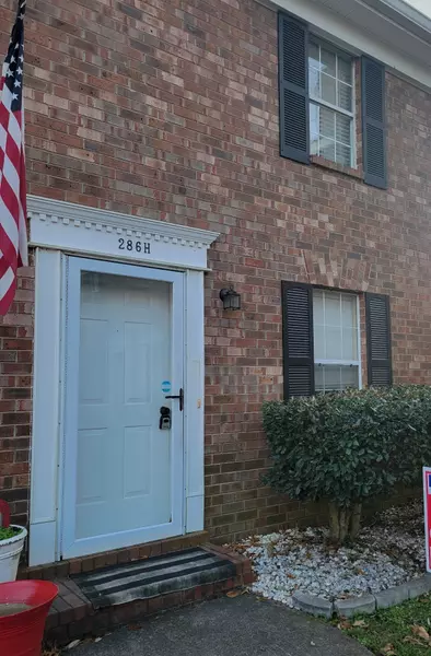 286 Donna Dr #H, Hendersonville, TN 37075
