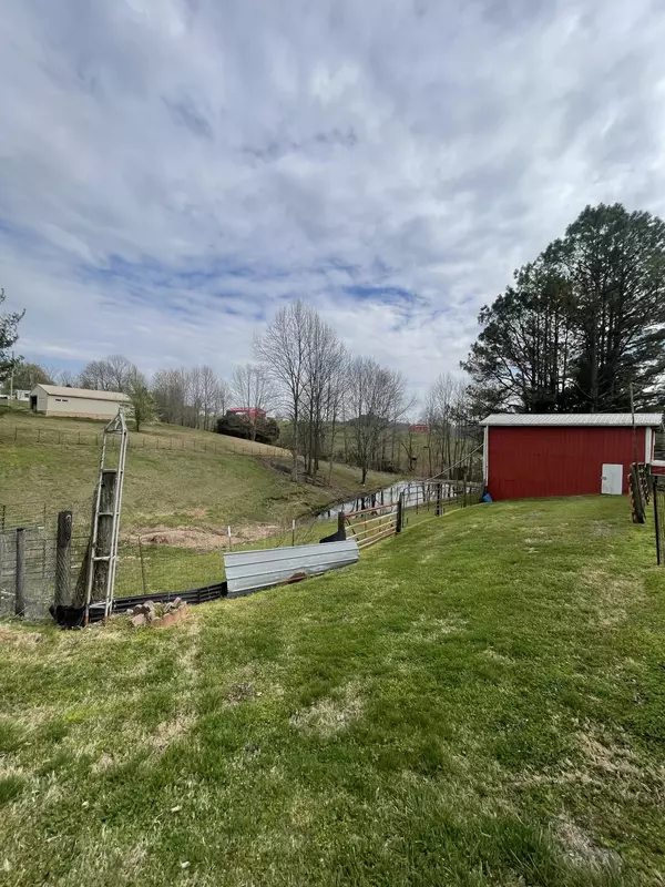 Lafayette, TN 37083,1996 Austin Rd