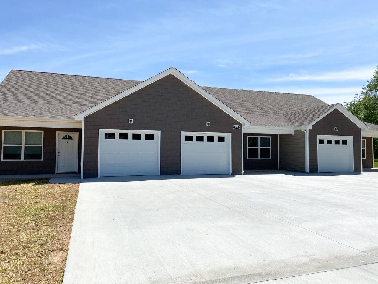 102 Meadow Ln #A, Oak Grove, KY 42262