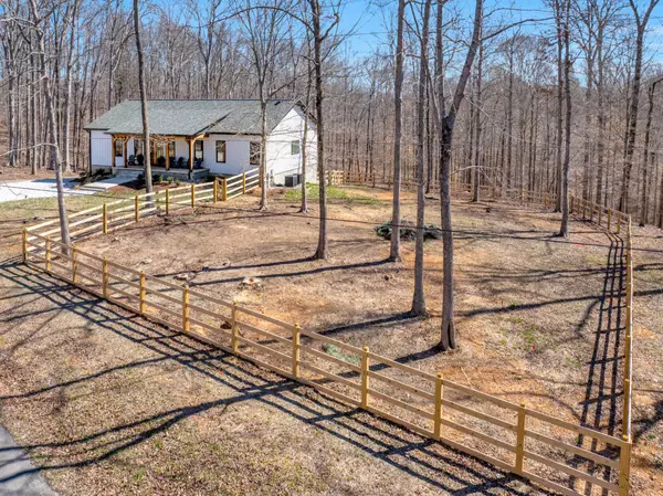 Charlotte, TN 37036,1205 Timber Ridge Rd