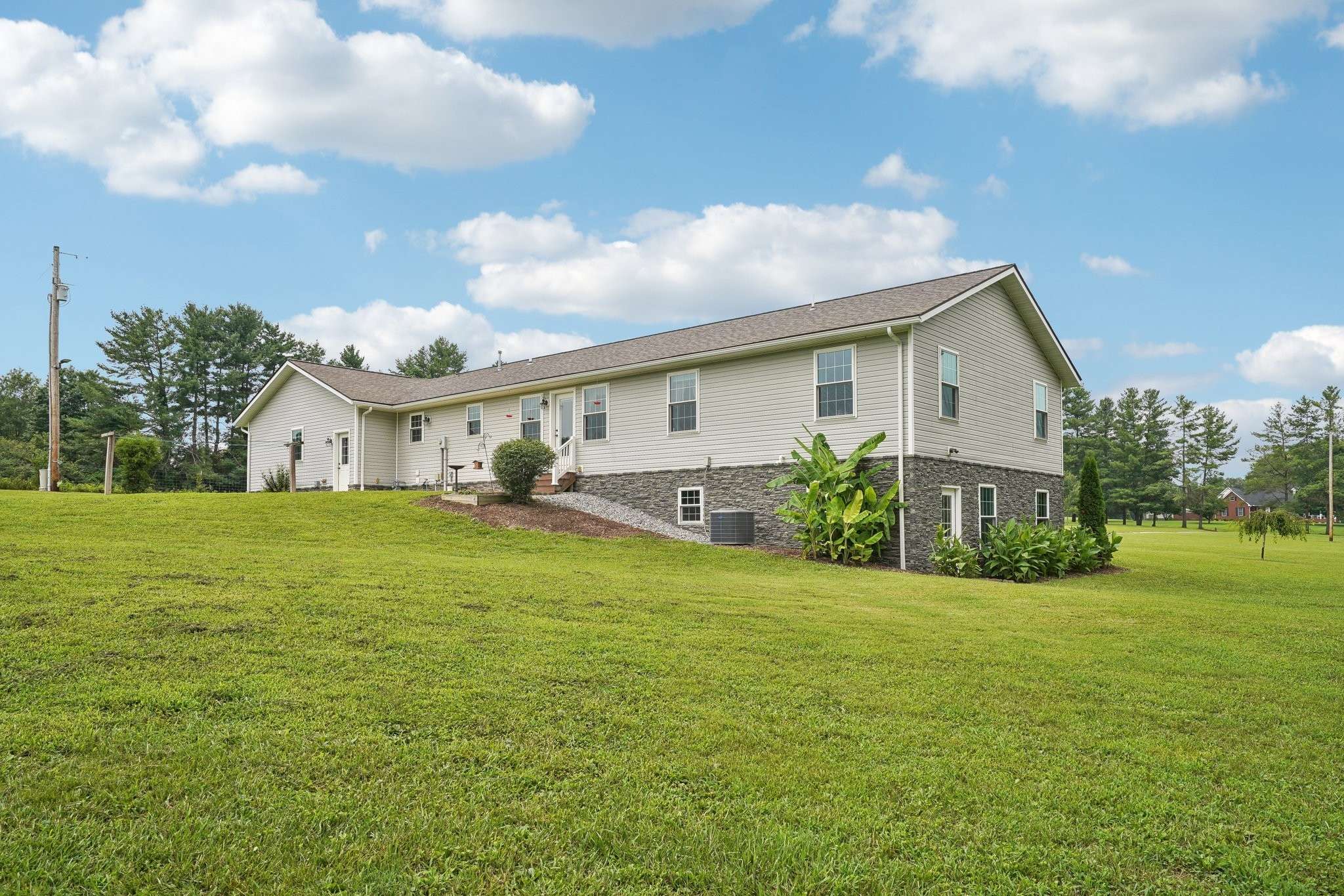 Woodbury, TN 37190,8569 Old Nashville Hwy