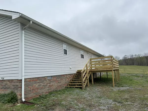 Red Boiling Springs, TN 37150,443 Collins Rd