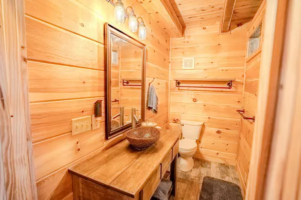 Westpoint, TN 38486,516 Barney Lane