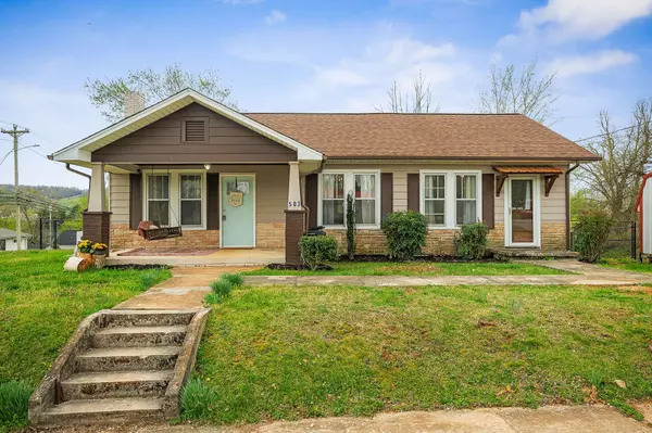 503 W 3rd St, Livingston, TN 38570