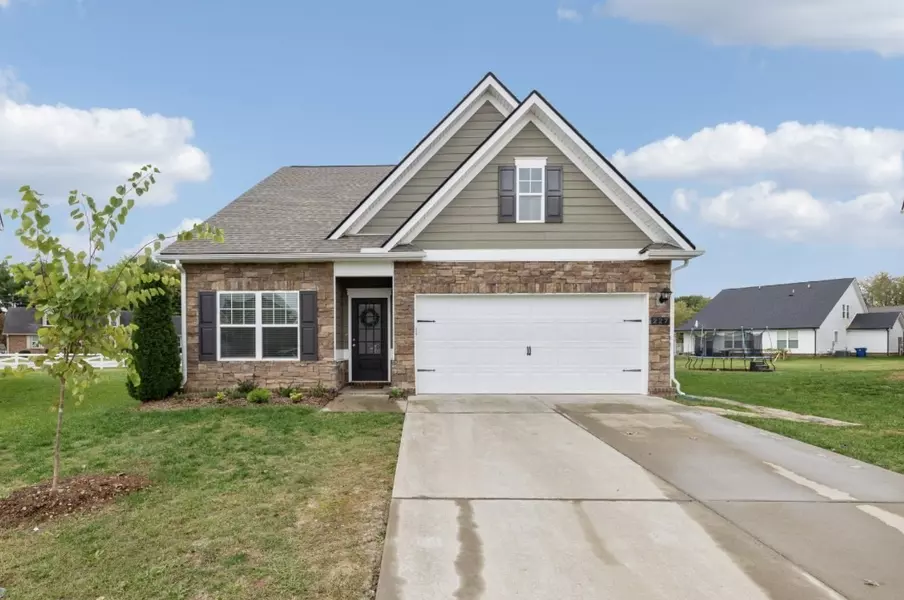 227 Snapdragon Dr, Smyrna, TN 37167