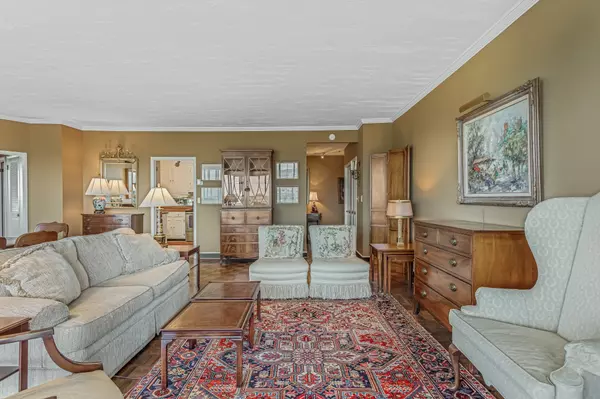 4215 Harding Pike #901, Nashville, TN 37205
