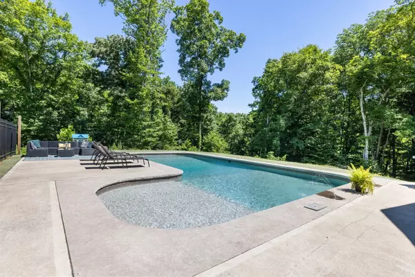 Dickson, TN 37055,7916 E Plunders Creek Rd