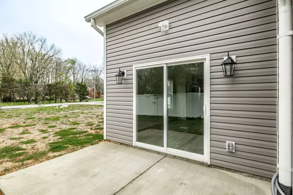 Greenbrier, TN 37073,100 Billy Robb St #B