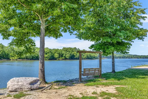 Clifton, TN 38425,0 WC Pickett Road