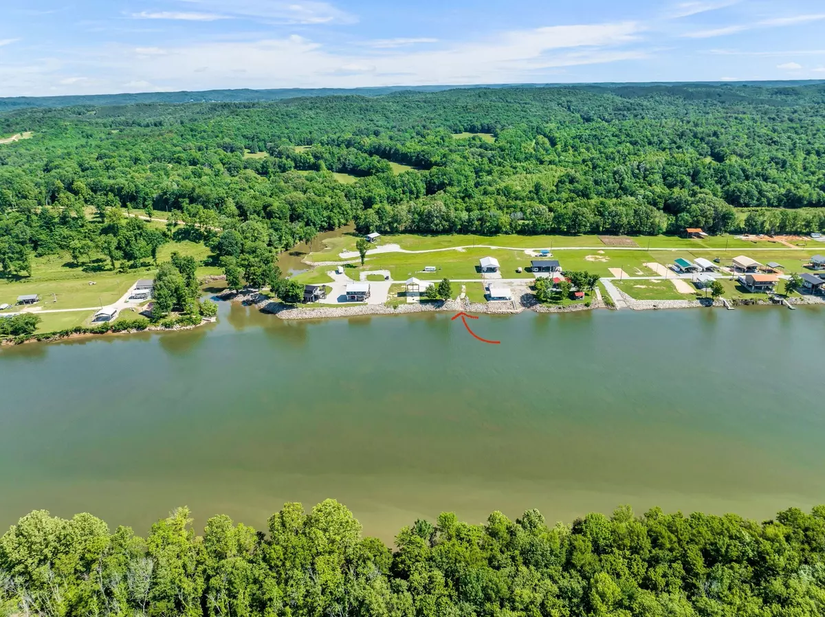 Clifton, TN 38425,0 WC Pickett Road