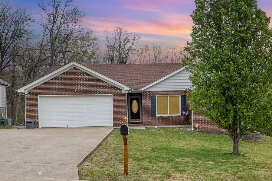 636 Big Hurricane Dr, La Vergne, TN 37086
