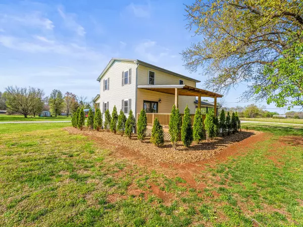 Winchester, TN 37398,446 Lorena Rd