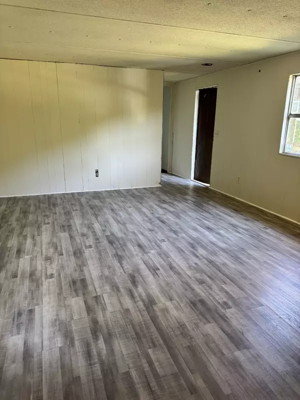 Pleasant Shade, TN 37145,43 Dog Branch Rd #S