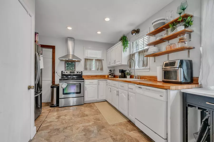 1306 Mercury Dr, Nashville, TN 37217