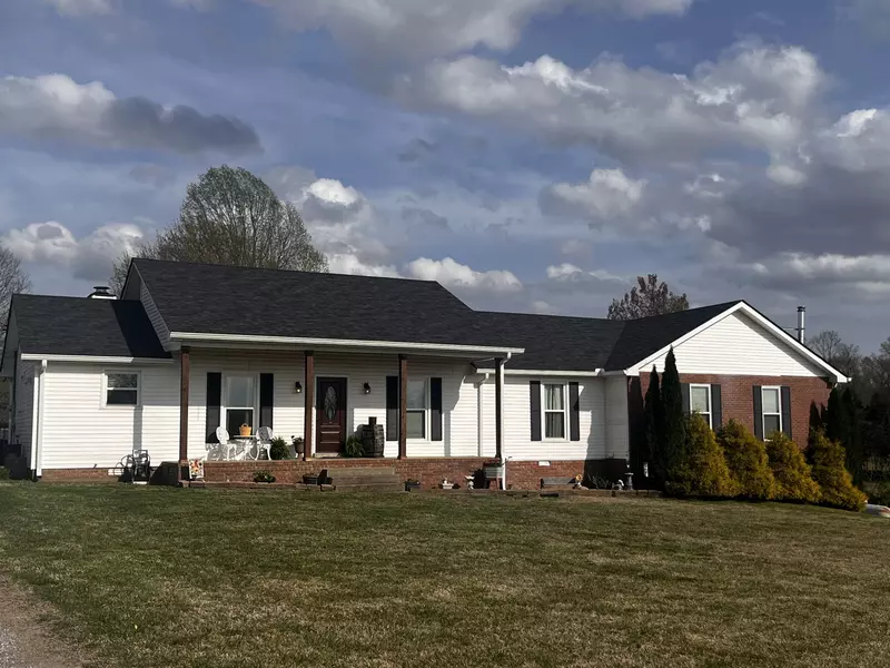 6702 Greenbrier Cemetery Rd, Greenbrier, TN 37073