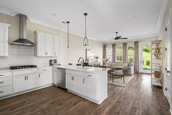 455 Buckwood Avenue #W, Thompsons Station, TN 37179