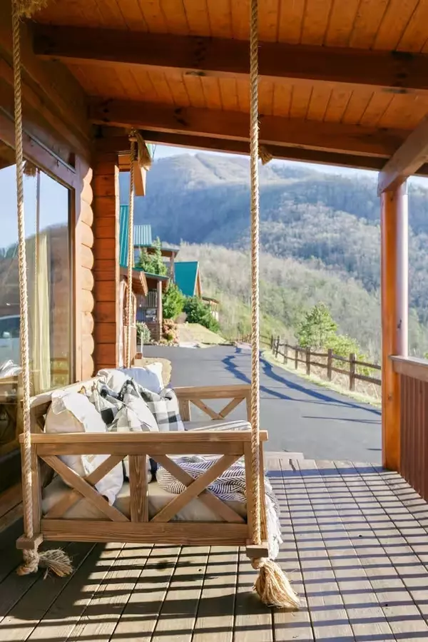 Sevierville, TN 37862,3653 Buckeye Knob Way