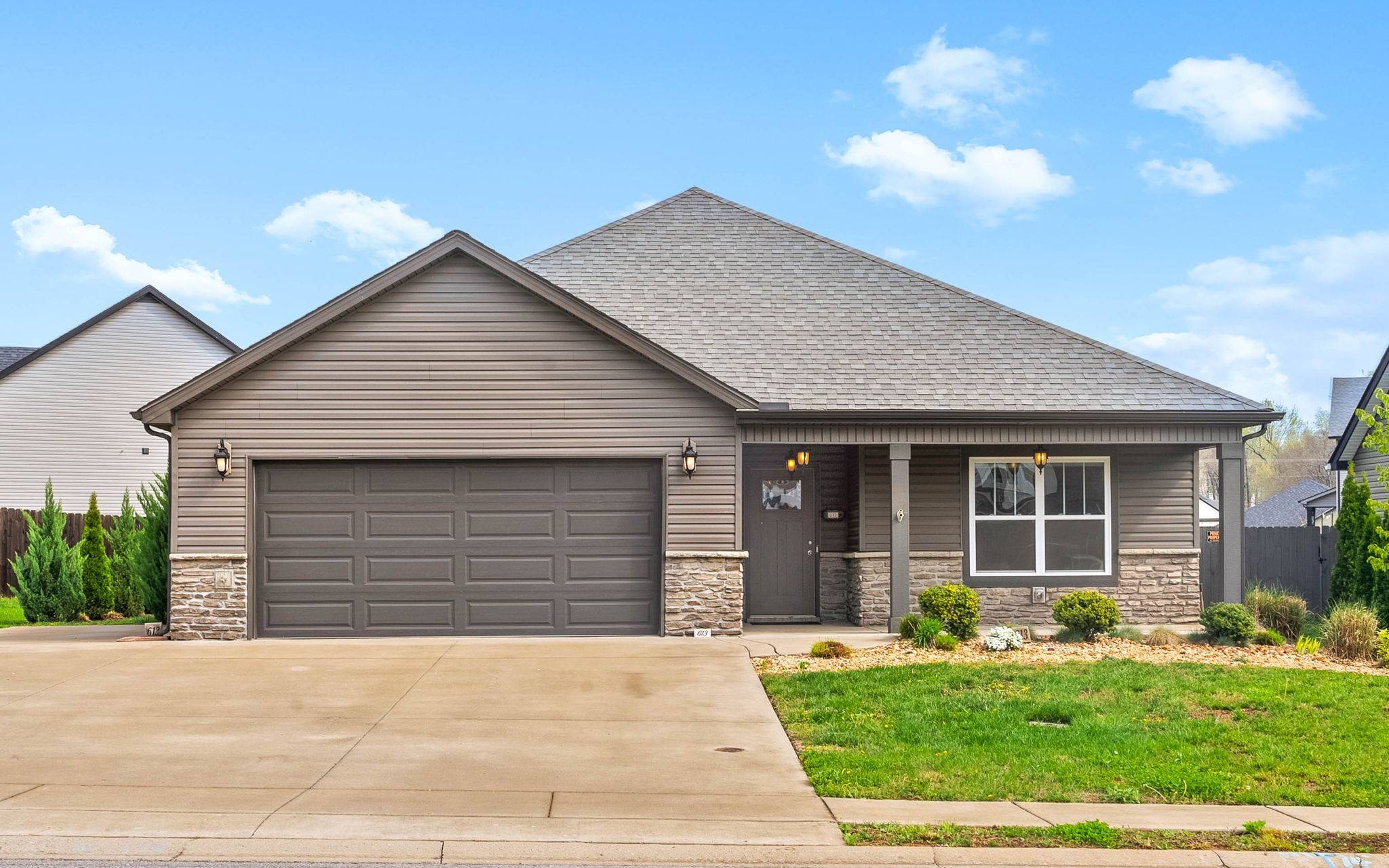613 Bassett Ln, Clarksville, TN 37043
