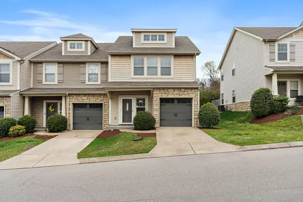107 Stonecrest Dr,  Nashville,  TN 37209
