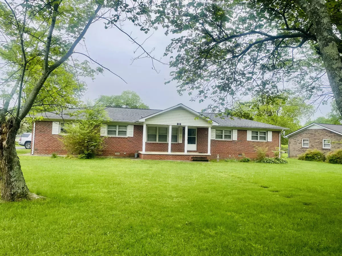 Tullahoma, TN 37388,212 Crest Dr