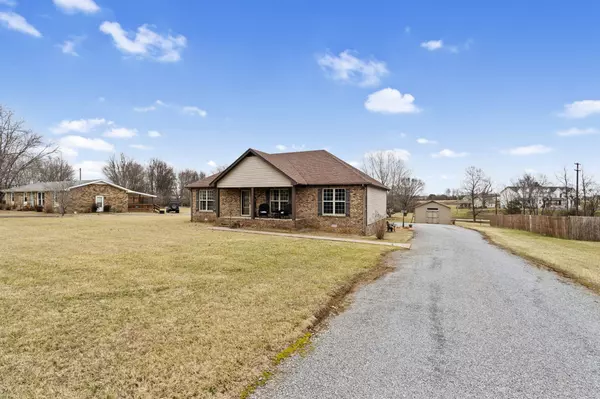 Lafayette, TN 37083,798 Golf Club Dr