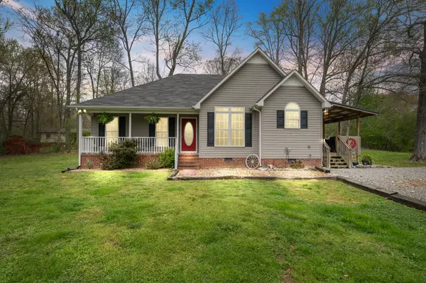 40 Parks Ln, Fayetteville, TN 37334