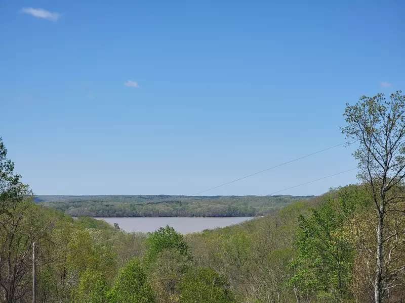 1025 Vista Ridge Dr, Stewart, TN 37175