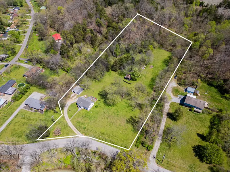 1312 Slaters Creek Rd, Goodlettsville, TN 37072