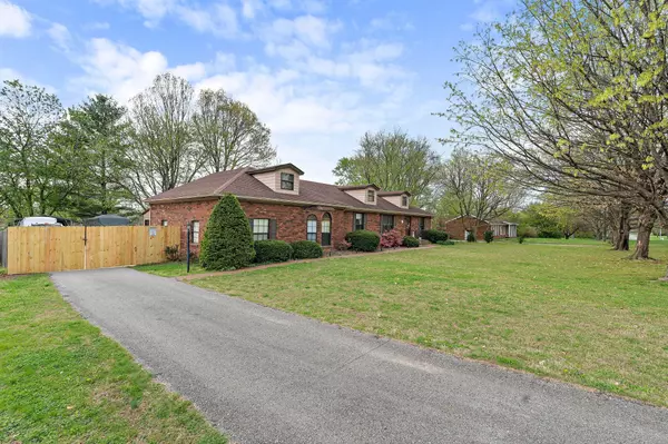 Gallatin, TN 37066,552 Hillside Ln