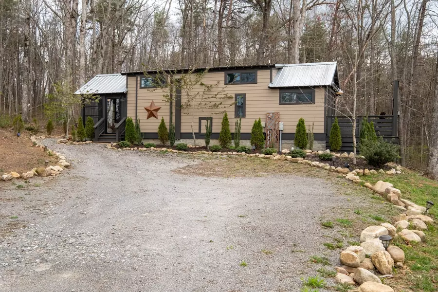 592 Waters Edge Way, Tracy City, TN 37387