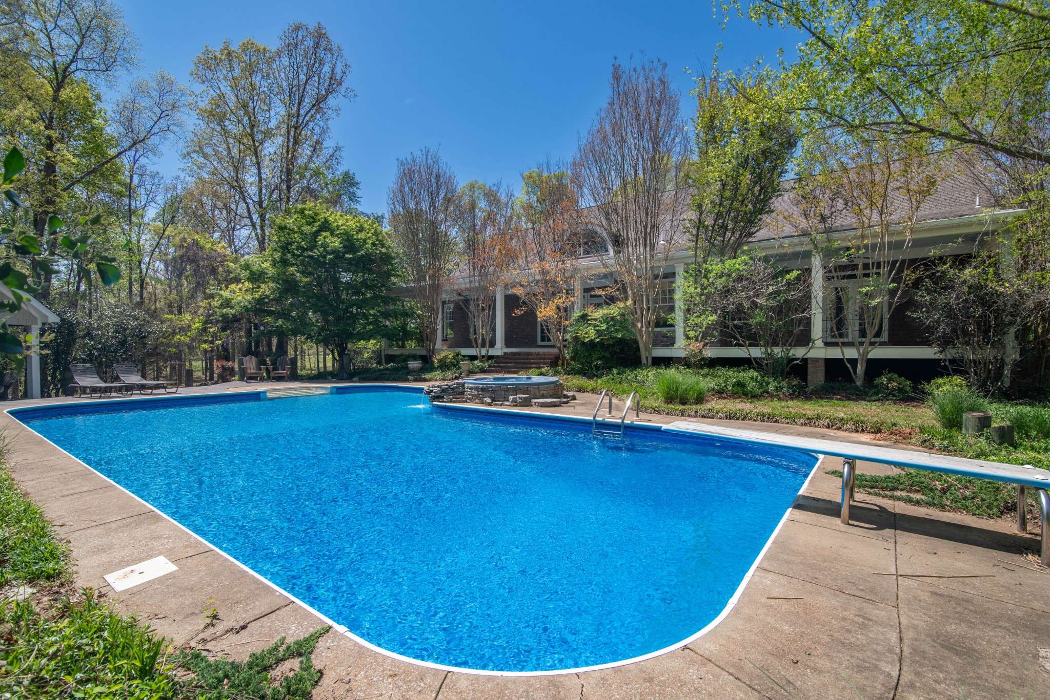 Loretto, TN 38469,94 Oak Shadow Dr