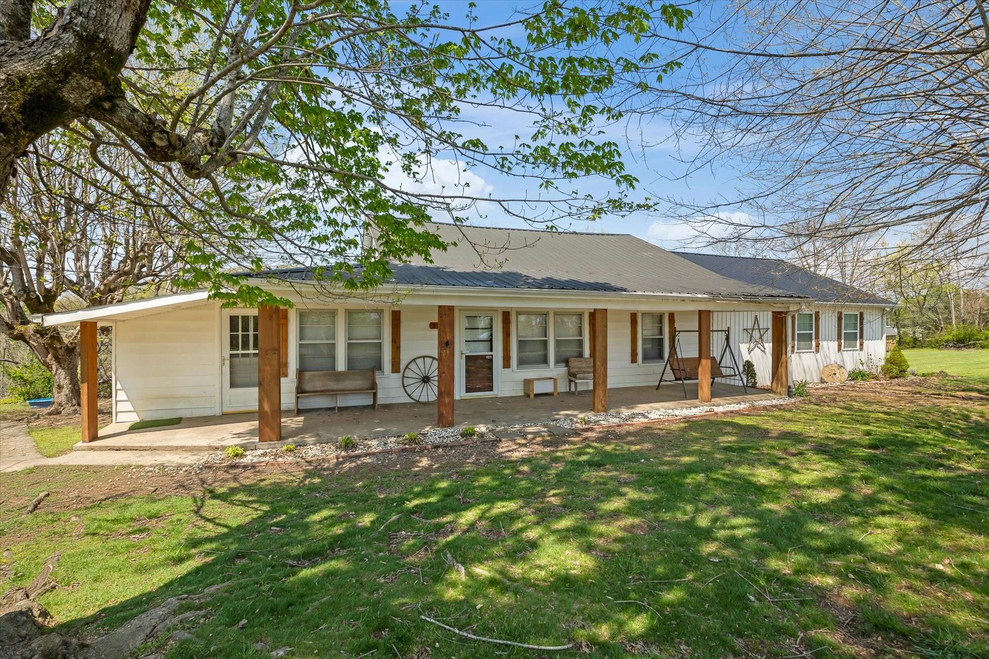 294 Davidson Chapel Ln, Bloomington Springs, TN 38545