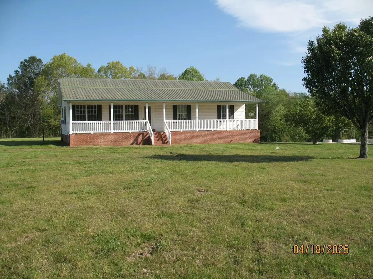 Walling, TN 38587,306 Doug Luna Rd
