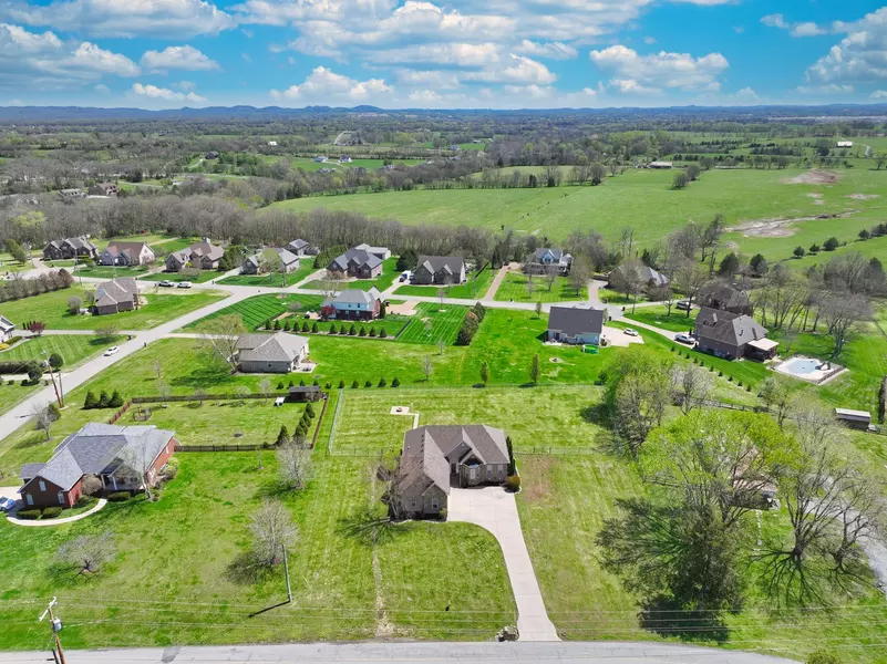 1110 Pruitt Ln, Gallatin, TN 37066