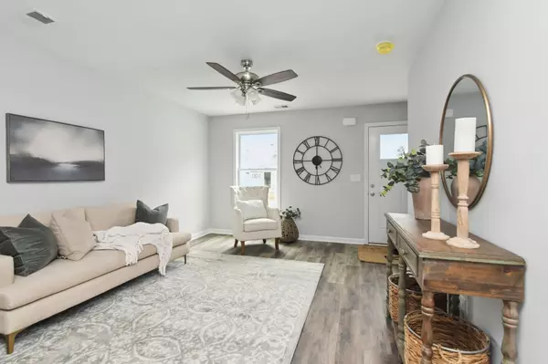 Burns, TN 37029,100 Henry Dr #811