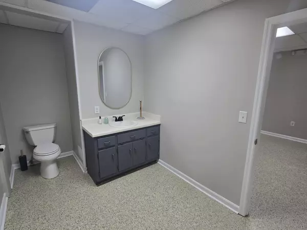 Gallatin, TN 37066,127 S Water Ave