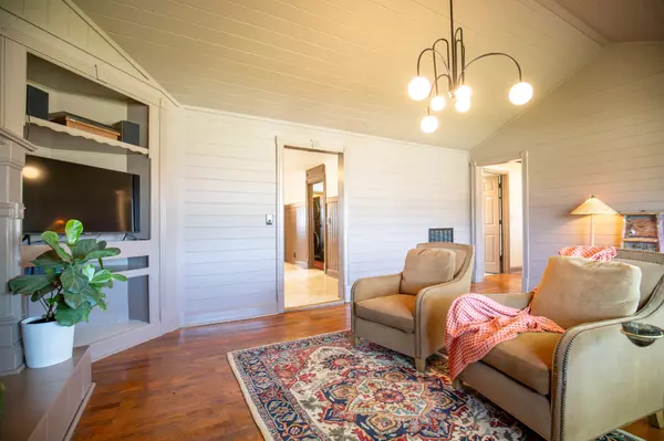 Unionville, TN 37180,501 Burnt Hill Rd