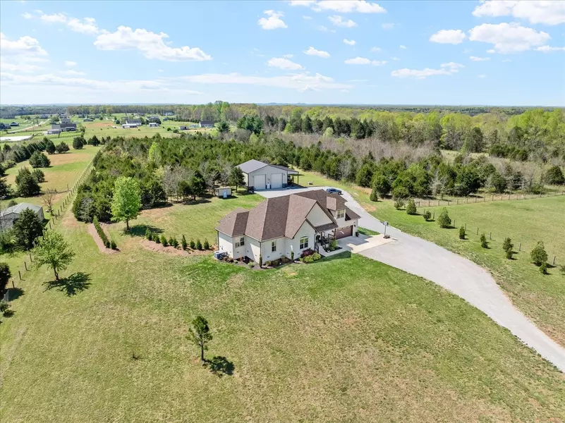 1957 Egypt Rd, Chapel Hill, TN 37034