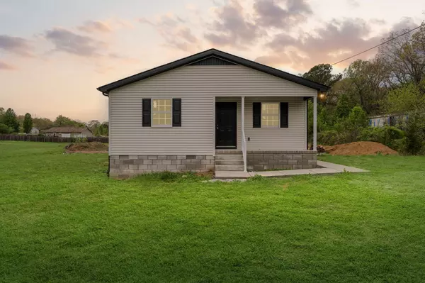 Hillsboro, TN 37342,131 N B St